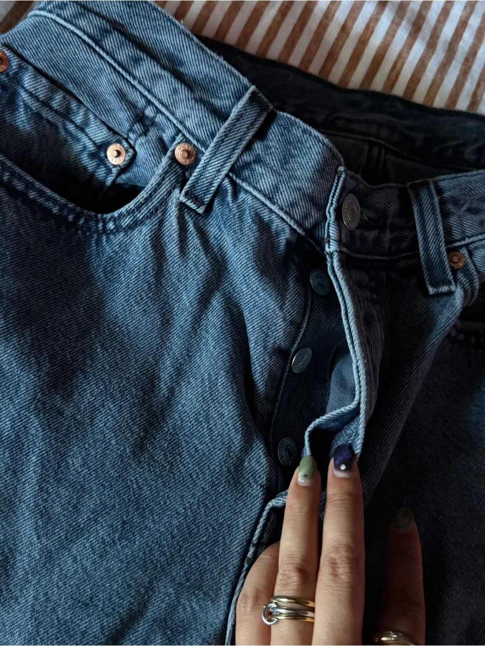 Levi's Women's Black Wash Straight Leg Jeans